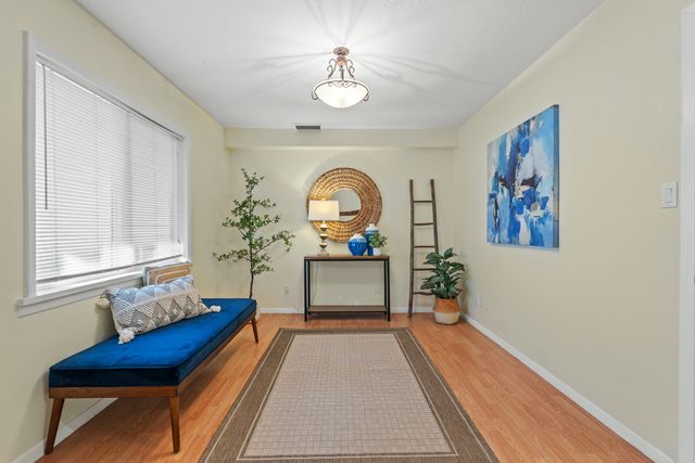 5 Walnut Loop, Espanola, NM 87532