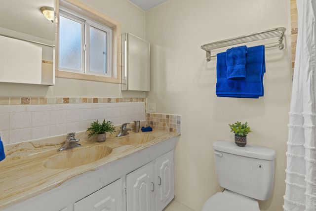 5 Walnut Loop, Espanola, NM 87532