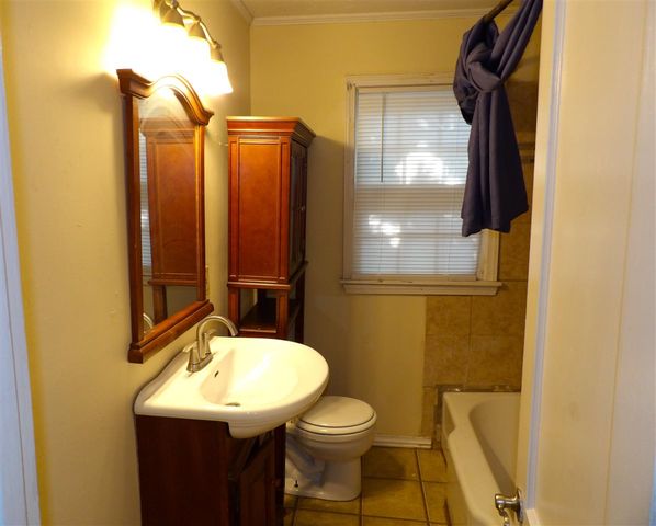 1712 NW Euclid Ave, Lawton, OK 73507