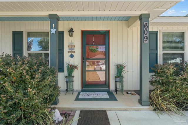 609 E Fisher St, Pensacola, FL 32503