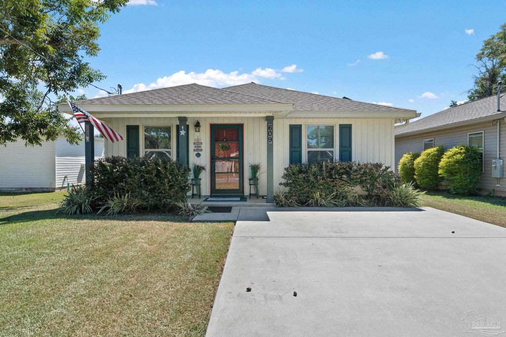 609 E Fisher St, Pensacola, FL 32503
