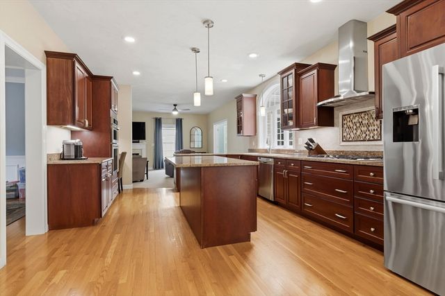 23 Oak Ledge Cir, Rowley, MA 01969