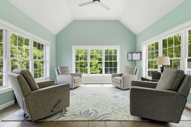 23 Oak Ledge Cir, Rowley, MA 01969