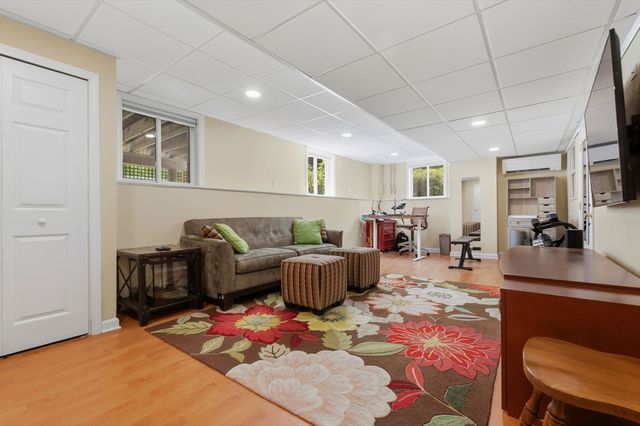 23 Oak Ledge Cir, Rowley, MA 01969