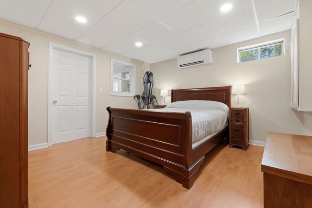 23 Oak Ledge Cir, Rowley, MA 01969