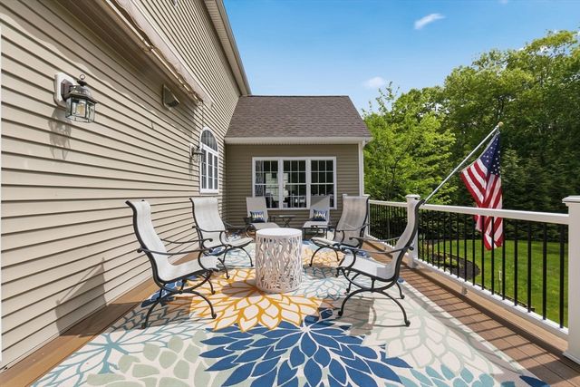 23 Oak Ledge Cir, Rowley, MA 01969