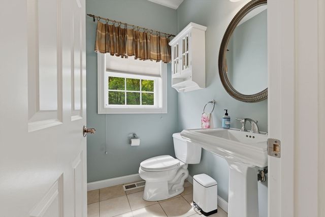 23 Oak Ledge Cir, Rowley, MA 01969
