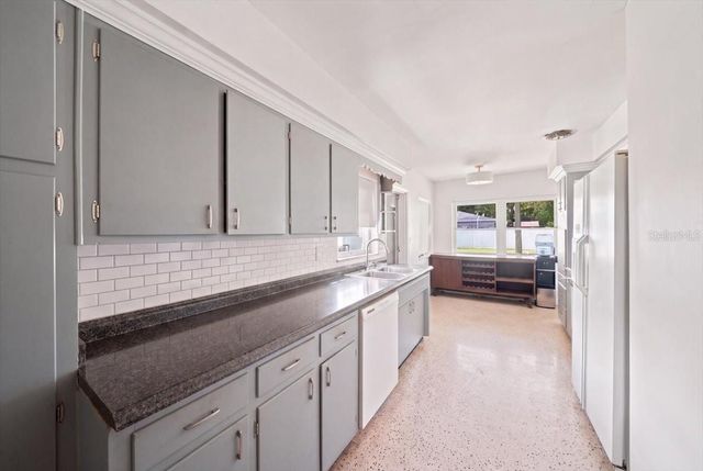 3004 W MARLIN AVENUE, Tampa, FL 33611