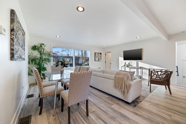 1809 Jefferson Avenue, Glenview, IL 60025