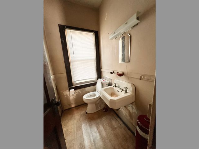 6843 S Racine Avenue, Chicago, IL 60636