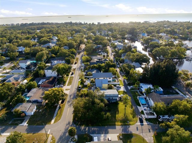 110 GEORGIA AVE. AVENUE, Crystal Beach, FL 34681