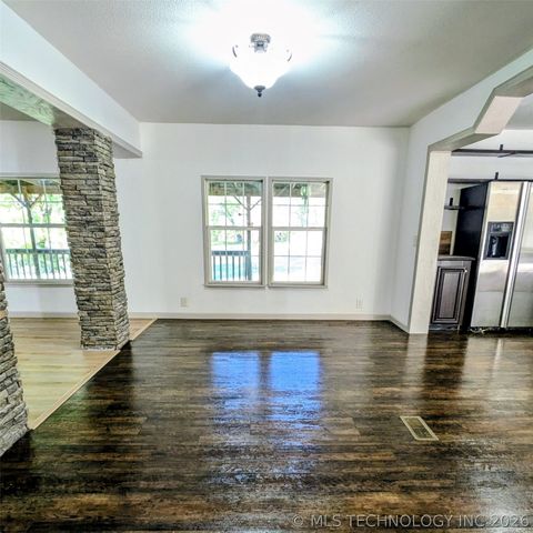 426098 Texanna Road, Checotah, OK 74426