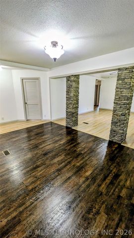426098 Texanna Road, Checotah, OK 74426