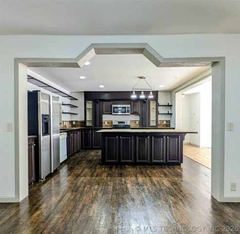 426098 Texanna Road, Checotah, OK 74426