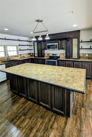 426098 Texanna Road, Checotah, OK 74426