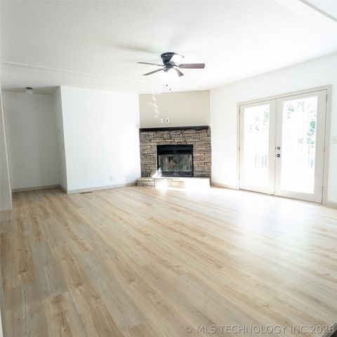 426098 Texanna Road, Checotah, OK 74426