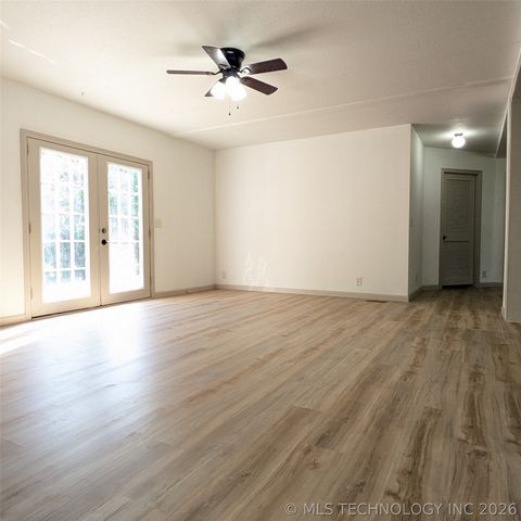 426098 Texanna Road, Checotah, OK 74426