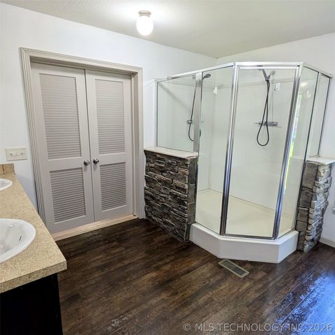 426098 Texanna Road, Checotah, OK 74426
