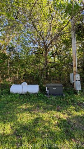 426098 Texanna Road, Checotah, OK 74426