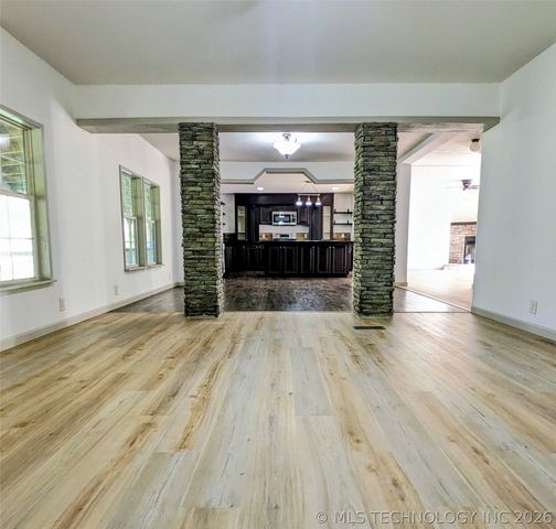 426098 Texanna Road, Checotah, OK 74426