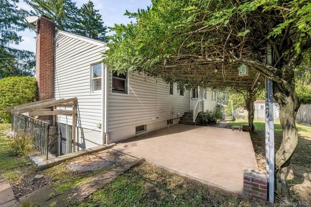1 Tudor Place, Hartsdale, NY 10530