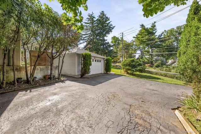 1 Tudor Place, Hartsdale, NY 10530