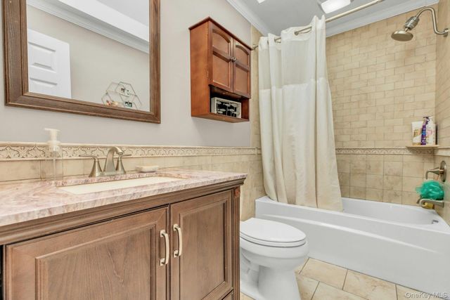 39 Ocean Avenue, Blue Point, NY 11715