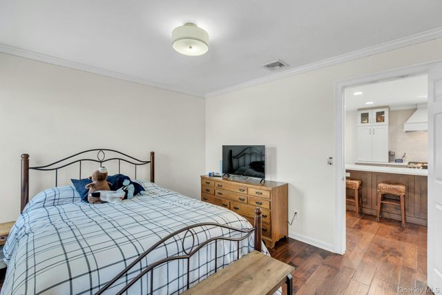 39 Ocean Avenue, Blue Point, NY 11715