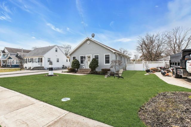 39 Ocean Avenue, Blue Point, NY 11715