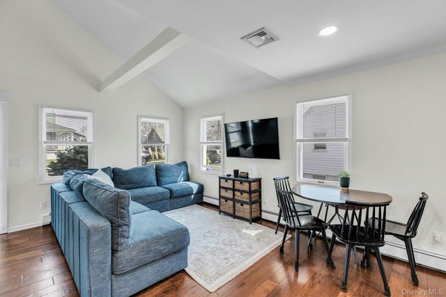 39 Ocean Avenue, Blue Point, NY 11715