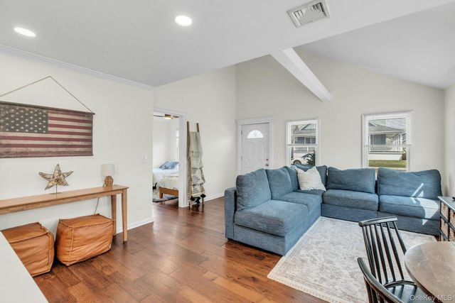 39 Ocean Avenue, Blue Point, NY 11715