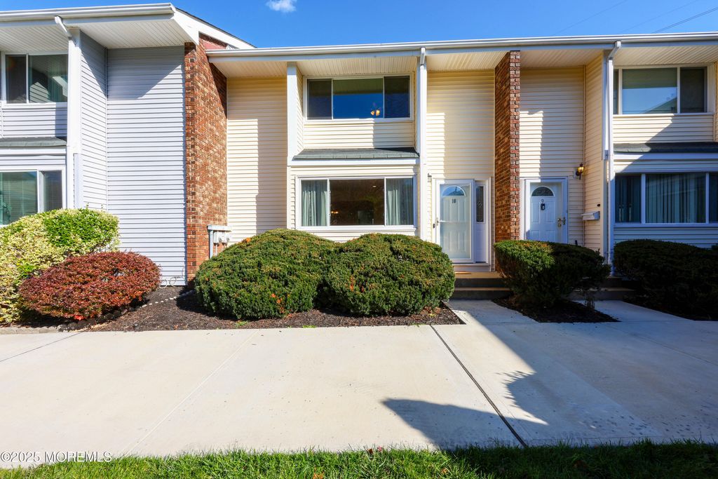 Q10 Quincy Circle Q-10, Dayton, NJ 08810