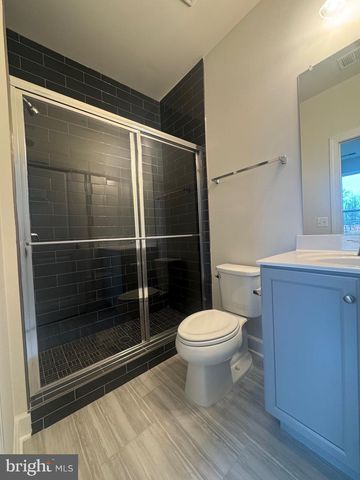 592 WATERMANS DR, Woodbridge, VA 22191