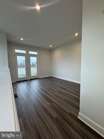 592 WATERMANS DR, Woodbridge, VA 22191