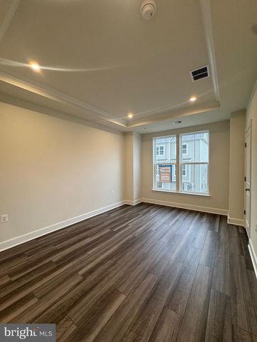 592 WATERMANS DR, Woodbridge, VA 22191