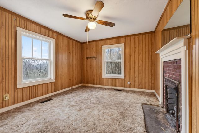 3236 Dover Rd, Woodlawn, TN 37191