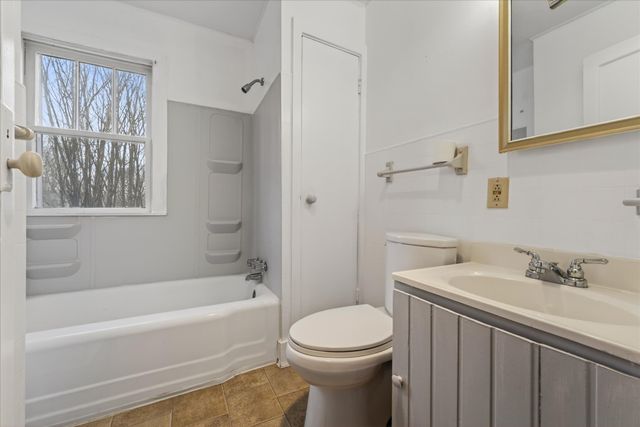 3236 Dover Rd, Woodlawn, TN 37191