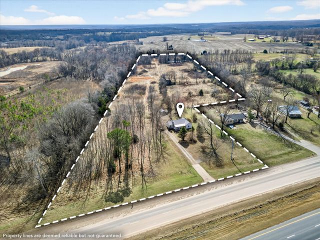 3236 Dover Rd, Woodlawn, TN 37191