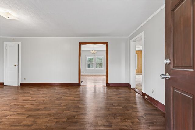 3236 Dover Rd, Woodlawn, TN 37191