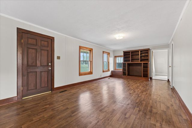 3236 Dover Rd, Woodlawn, TN 37191