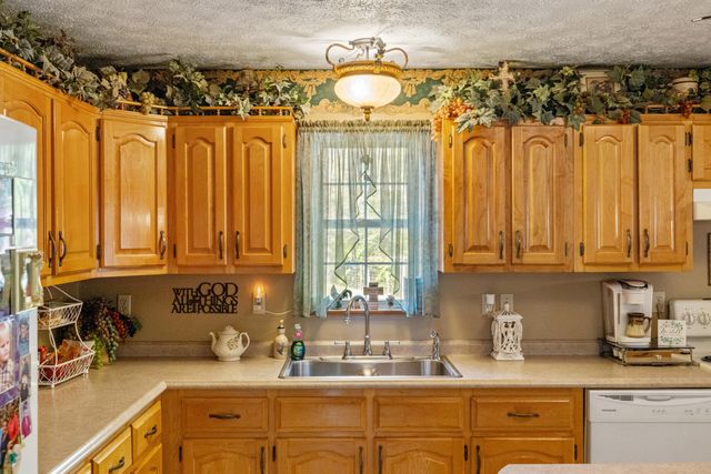 340 Dean Road, Mckee, KY 40447