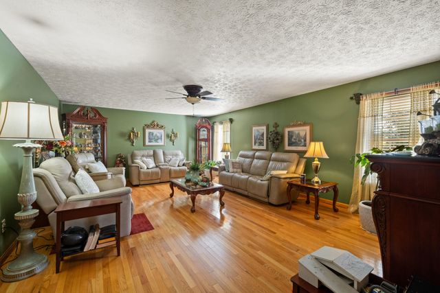 340 Dean Road, Mckee, KY 40447