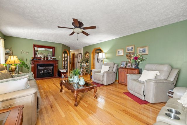 340 Dean Road, Mckee, KY 40447