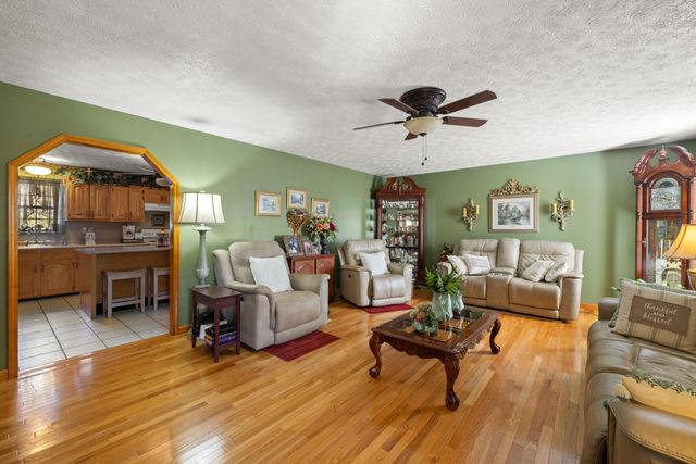 340 Dean Road, Mckee, KY 40447
