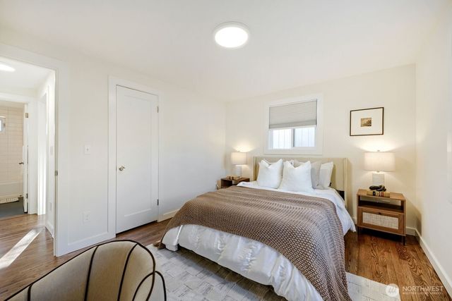 4216 27th Avenue W, Seattle, WA 98199