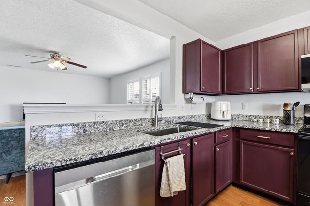 6889 W Dover Place, Mccordsville, IN 46055