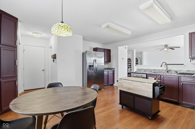 6889 W Dover Place, Mccordsville, IN 46055