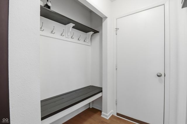 6889 W Dover Place, Mccordsville, IN 46055