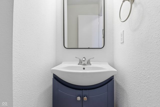 6889 W Dover Place, Mccordsville, IN 46055