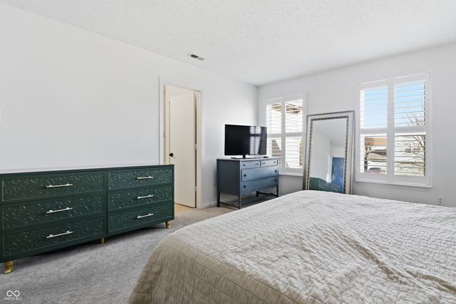 6889 W Dover Place, Mccordsville, IN 46055